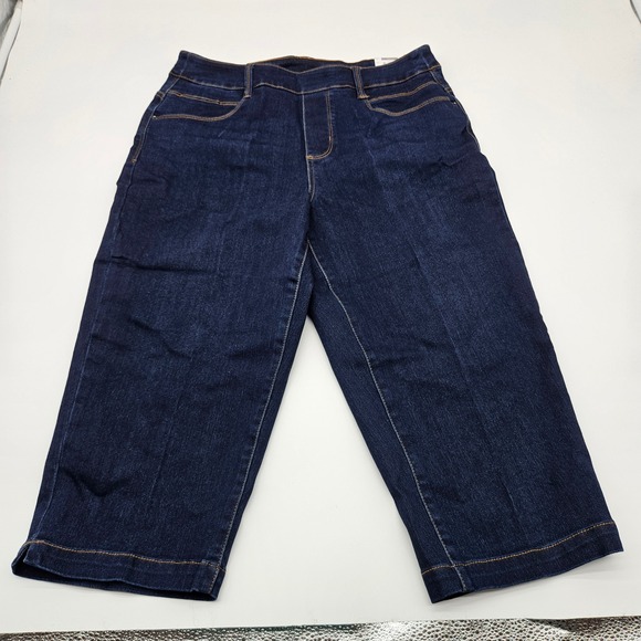 Time and Tru Pants - Time and Tru Women's Relaxed Fit Stretch Capri Jeans‎ Dark Wash Size M 8 10